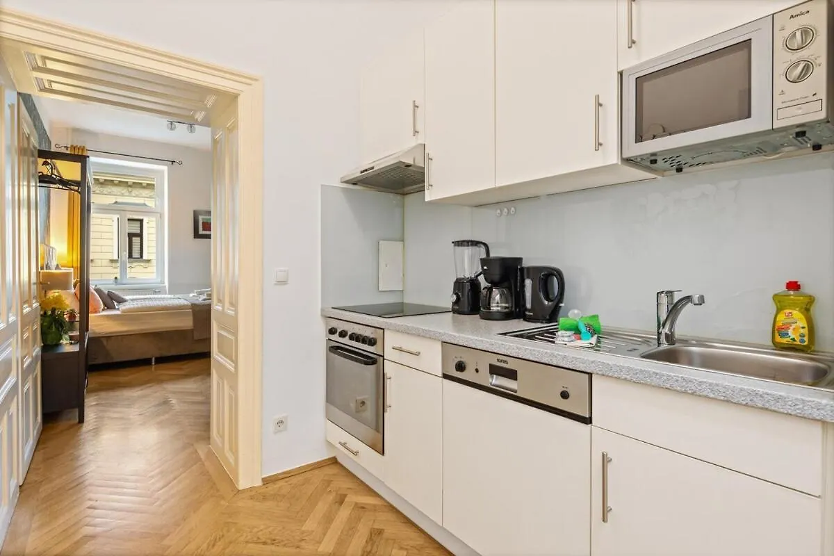 Velvet Glow Vienna Apartment